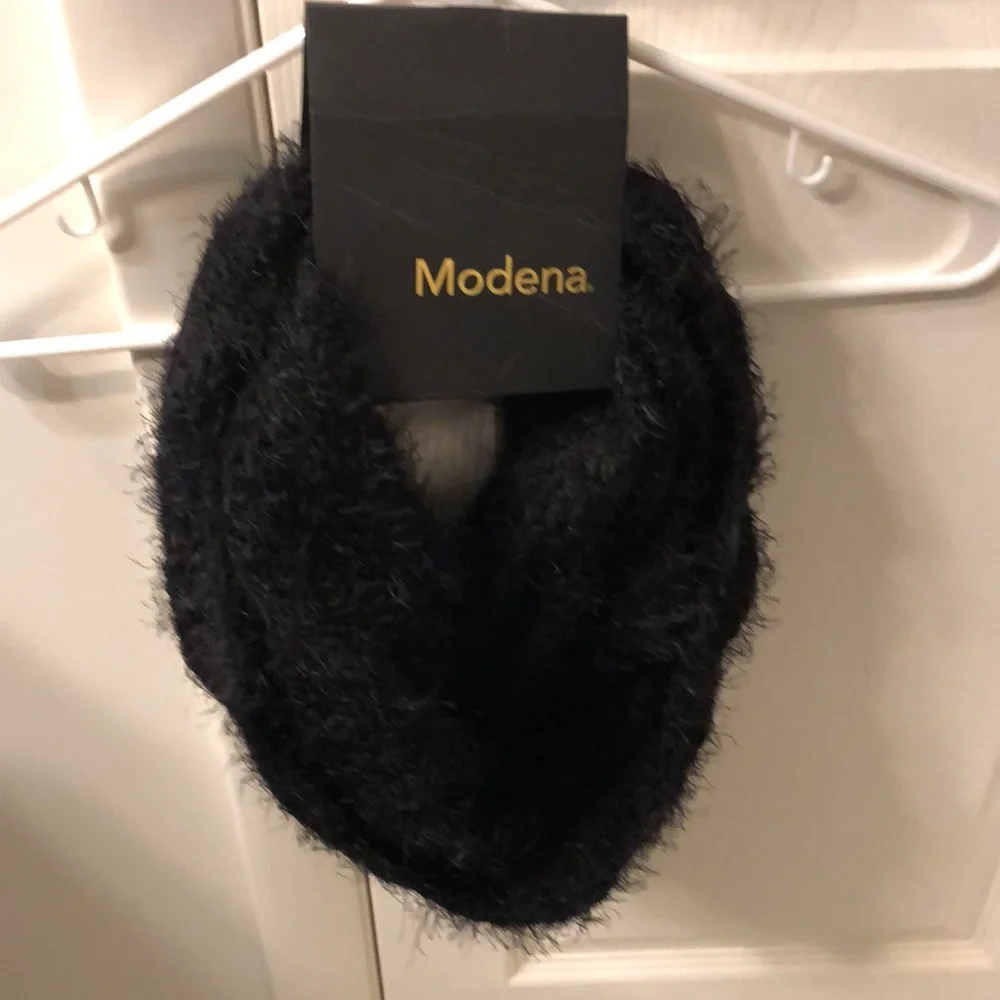 Modena Infinity Scarf